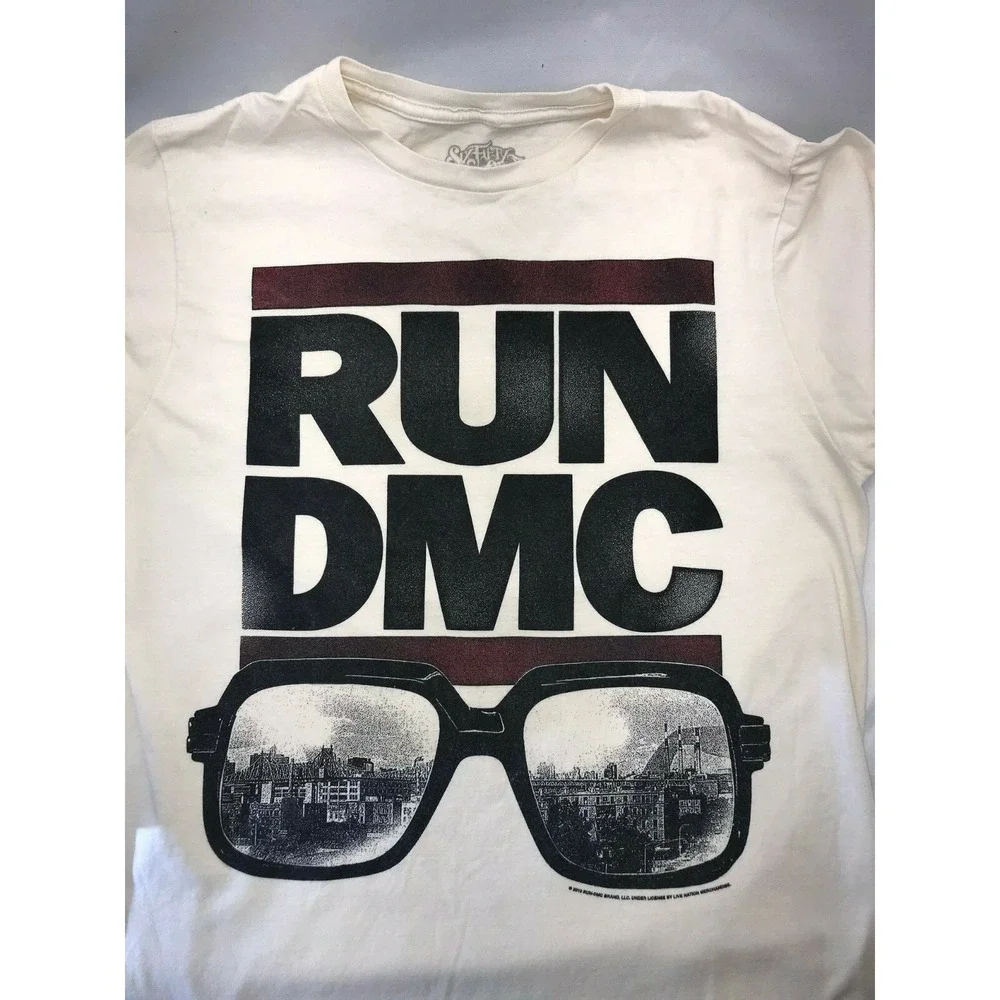 Men's 2010 RUN DMC Brand Live Nation Cream Color Logo Glasses T-Shirt Medium